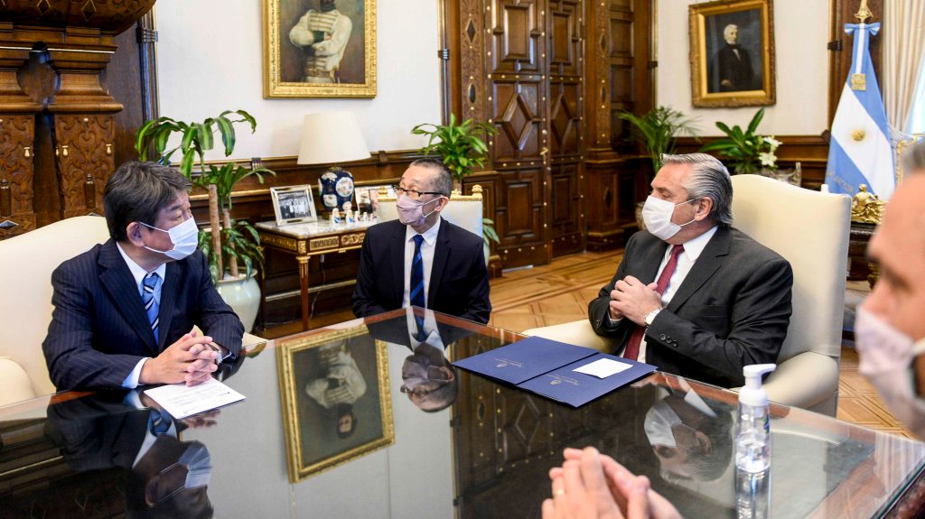 Alberto Fernández recibe al ministro de Relaciones Exteriores de Japón