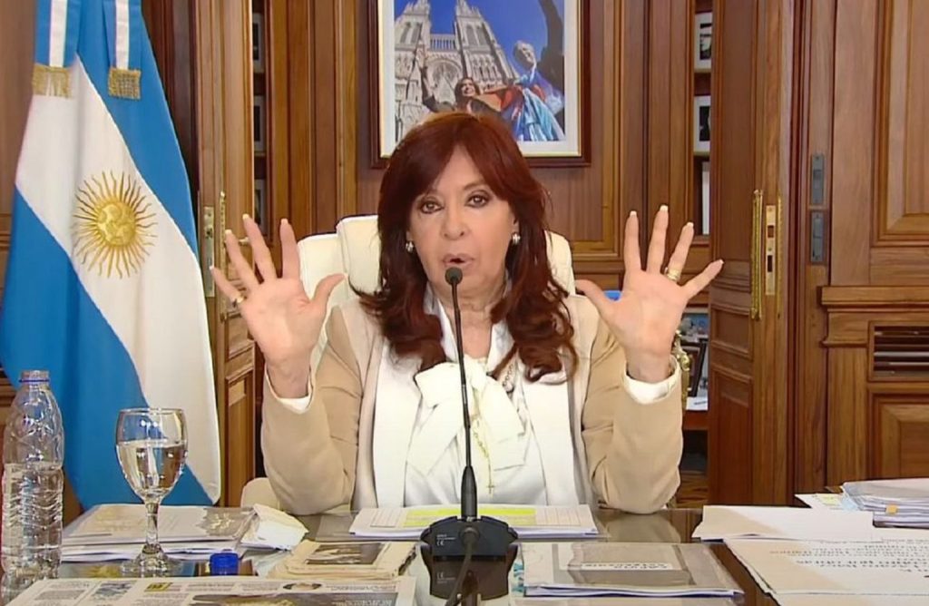 En medio de la pulseada presidencial, Cristina Kirchner evalúa reaparecer este viernes en un acto en Río&nbsp;Negro