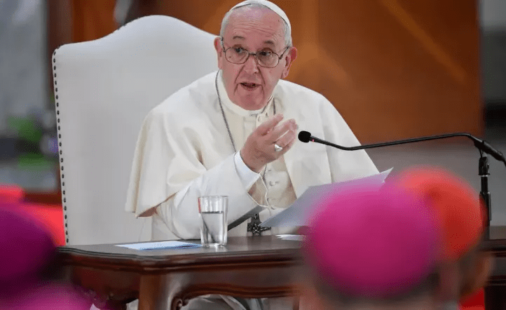 El Papa Francisco abre las puertas al diálogo con Milei: «Estoy dispuesto a&nbsp;escuchar»