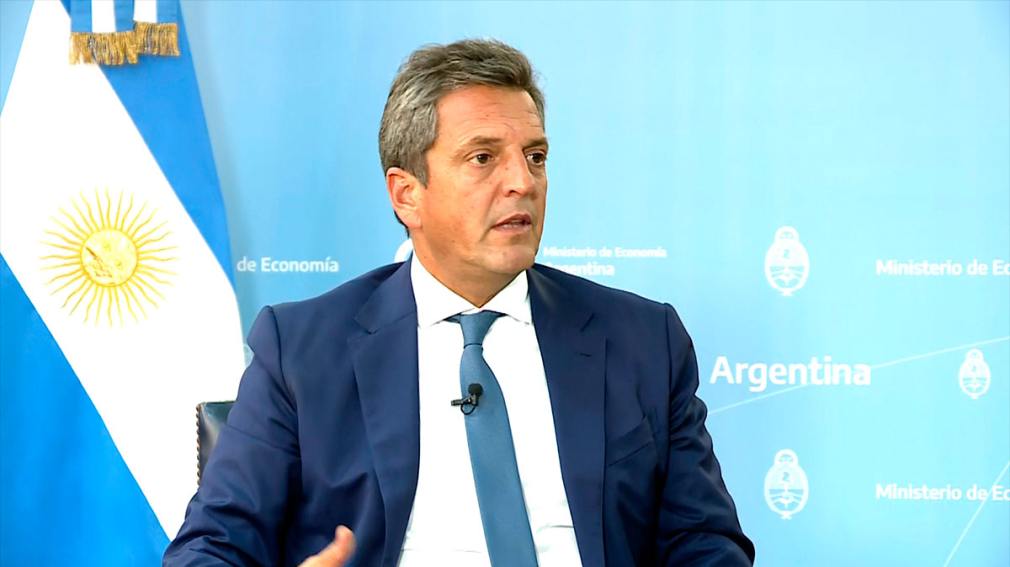 Massa analiza aplicar más restricciones para evitar la salida de dólares y cumplir con el&nbsp;FMI