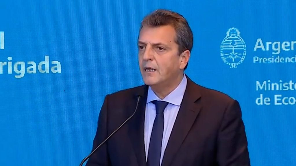 Massa anunció nuevas restricciones para acceder a los dólares&nbsp;financieros