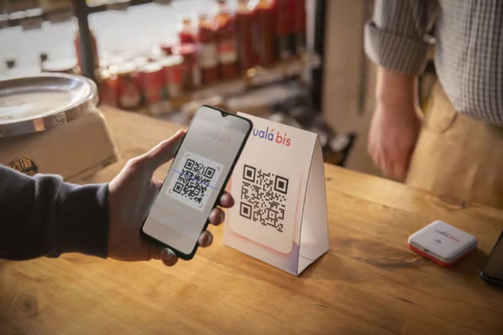 Banco Central de Argentina impulsa el uso billeteras digitales con los pagos en códigos&nbsp;QR