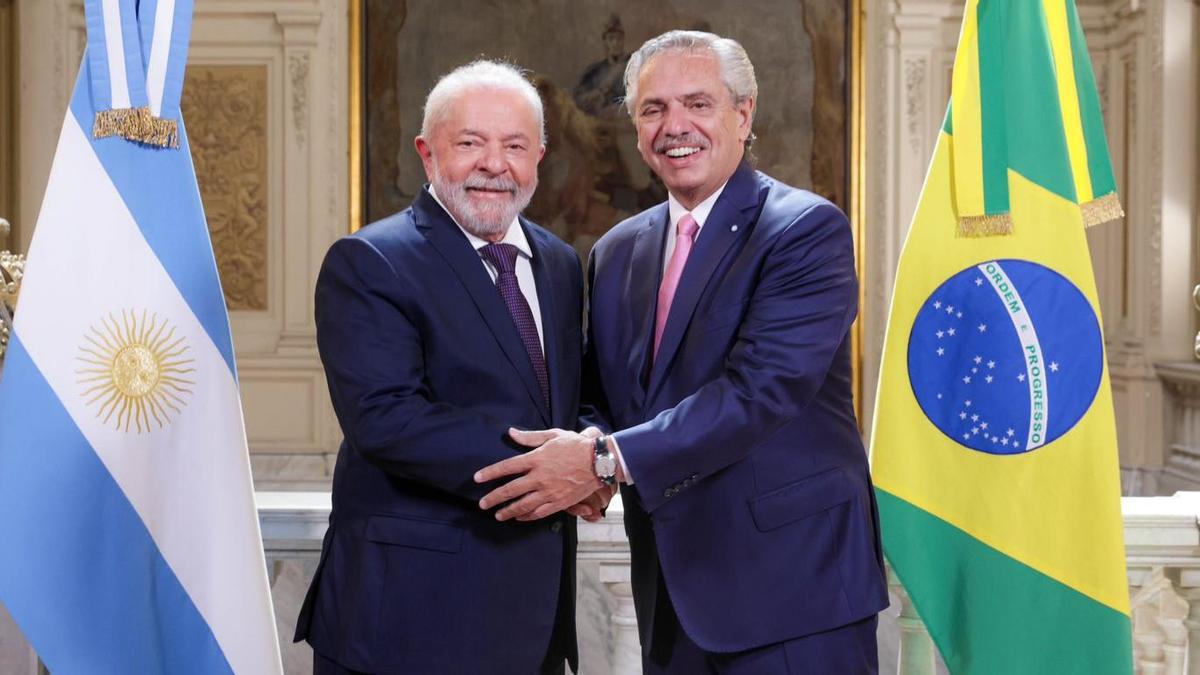 Fernández visitara a Brasil por invitacion de Lula en conmemoración de los 200 años de relaciones bilaterales