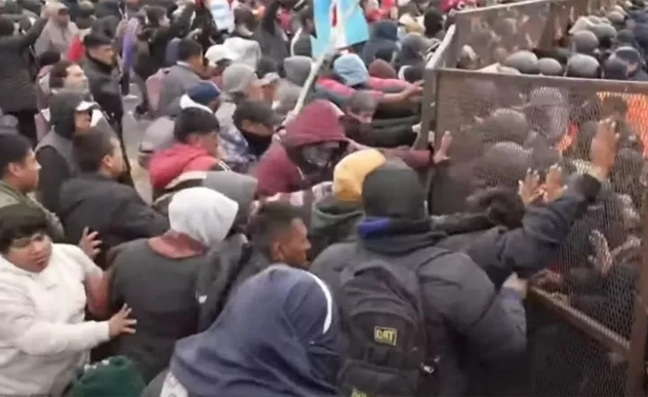 Violentos disturbios en Jujuy durante la modificación de la Constitución provincial