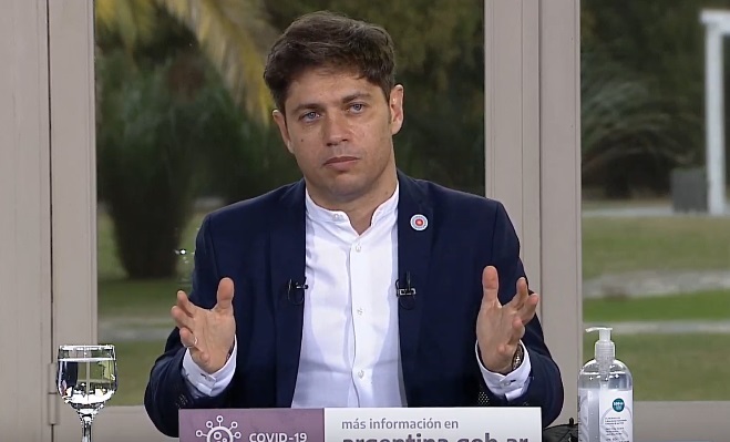 Kicillof fue silbado por la Policía bonaerense en medio de reclamos salariales