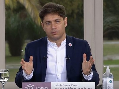 Kicillof fue silbado por la Policía bonaerense en medio de reclamos&nbsp;salariales