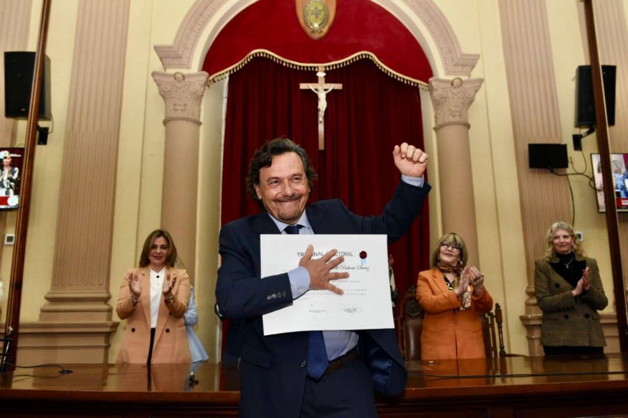 Gustavo Sáenz recibió del Tribunal Electoral el diploma como Gobernador de Salta electo en los comicios de&nbsp;mayo