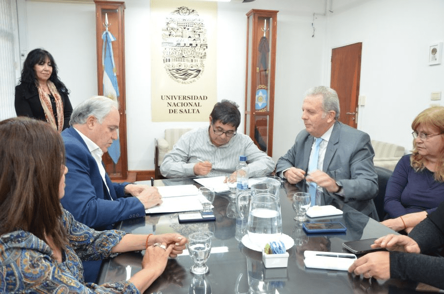 El Ministerio de Educación y la UNSa aúnan esfuerzos para ayudar a los alumnos a concluir sus&nbsp;estudios