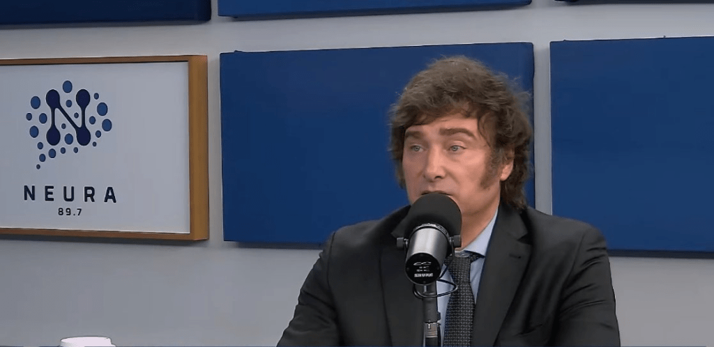 Milei se retracta y desmiente gasto de Champagne en administración anterior: “Disculparse es lo que&nbsp;corresponde”