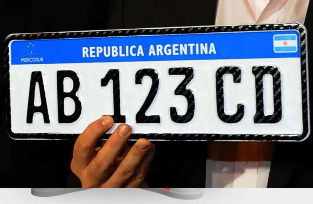 Escasez de placas de chapa: autorizan patentes de papel para&nbsp;vehículos