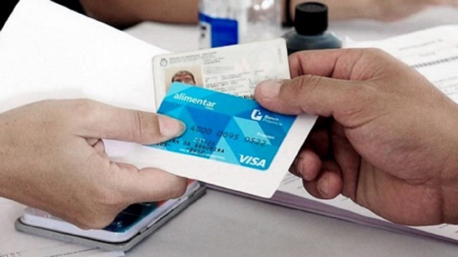 Las medidas Caputo para el sector vulnerable: AUH al doble y Tarjeta Alimentar al&nbsp;150%