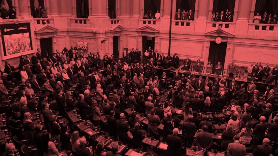 Oposición cuestiona fervientemente la Ley Ómnibus: “El Presidente busca contar con poderes extraordinarios”