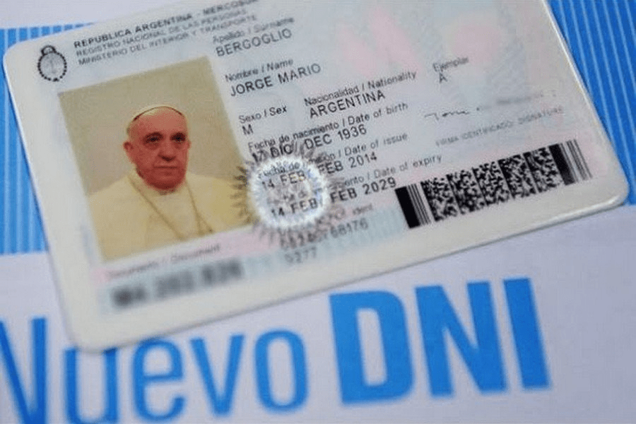 Argentina avanza en seguridad: Nuevo DNI electronico con chip y código&nbsp;QR