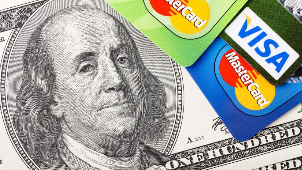 AFIP anuncia reducción de impuestos: Dólar tarjeta y cambios en consumos en el&nbsp;exterior