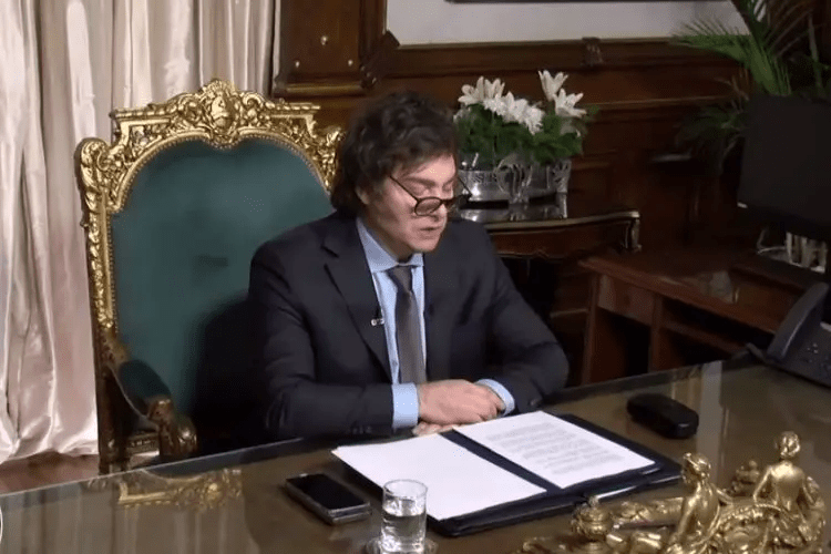 Reforma laboral: Milei insiste y envia el DNU a congreso pese a su suspensión&nbsp;judicial