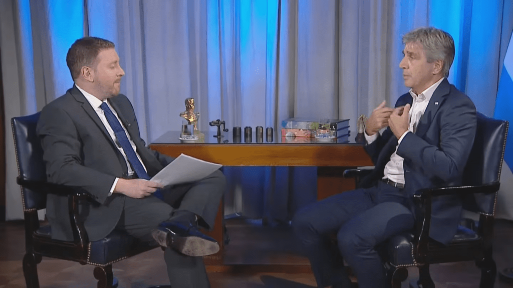 Ministro Caputo anuncia bono de $70.000 para jubilados en&nbsp;marzo