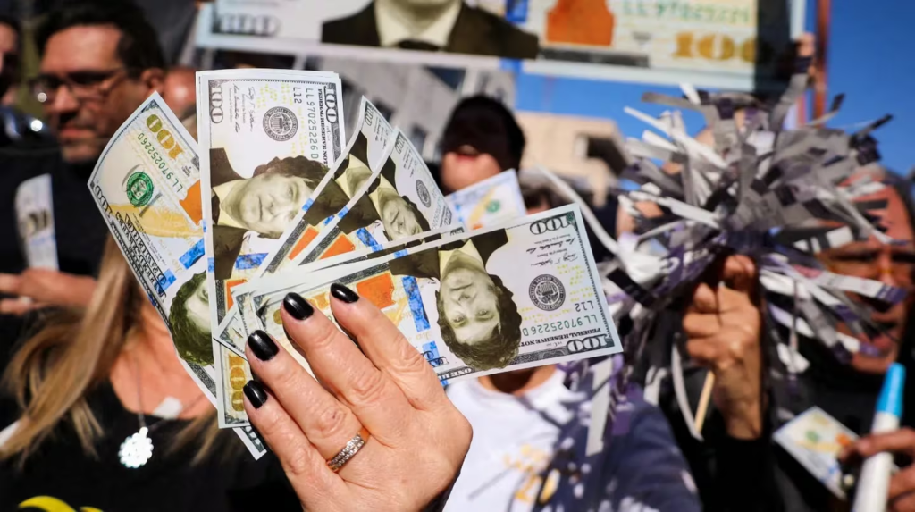 El dólar blue y financieros en picada: ¿Qué hay detrás de la caída de más de&nbsp;$100?
