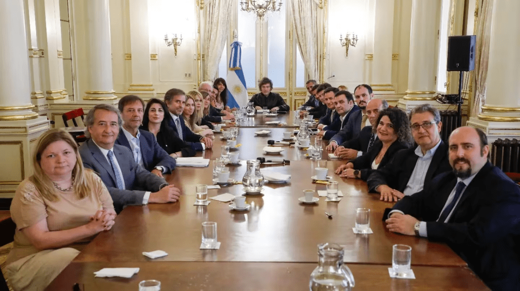 Milei recibe a sus diputados: busca delinear una estrategia para minimizar los posibles costos de su discurso en la Asamblea&nbsp;Legislativa