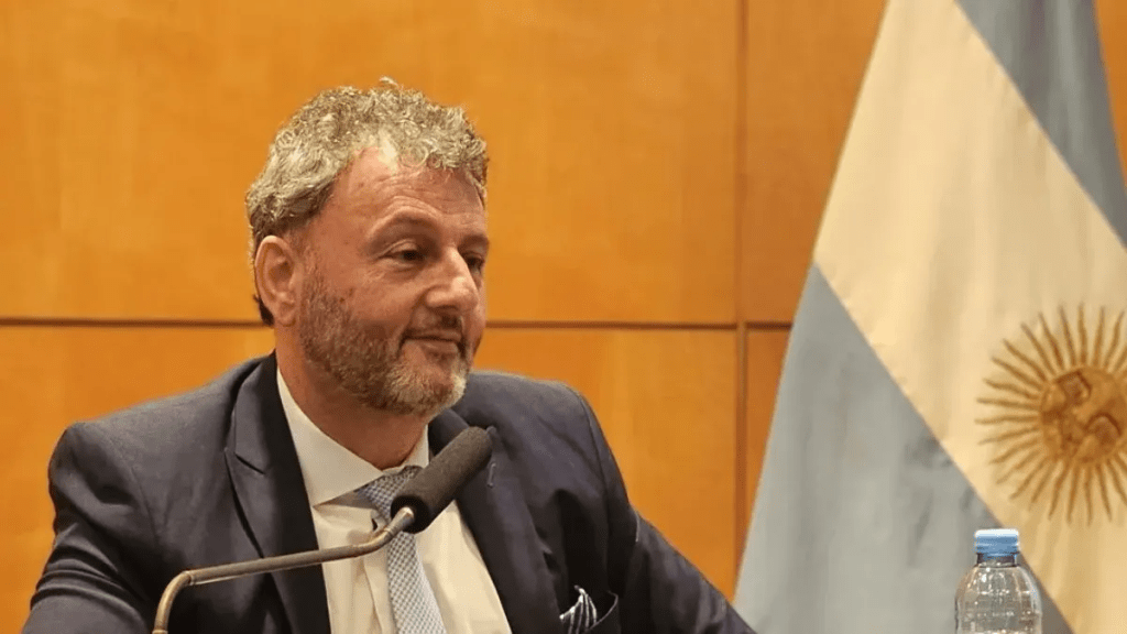 Milei Despidio al Secretario de Trabajo, Omar Yasin, por la polemica del aumento salarial en su&nbsp;gabinete