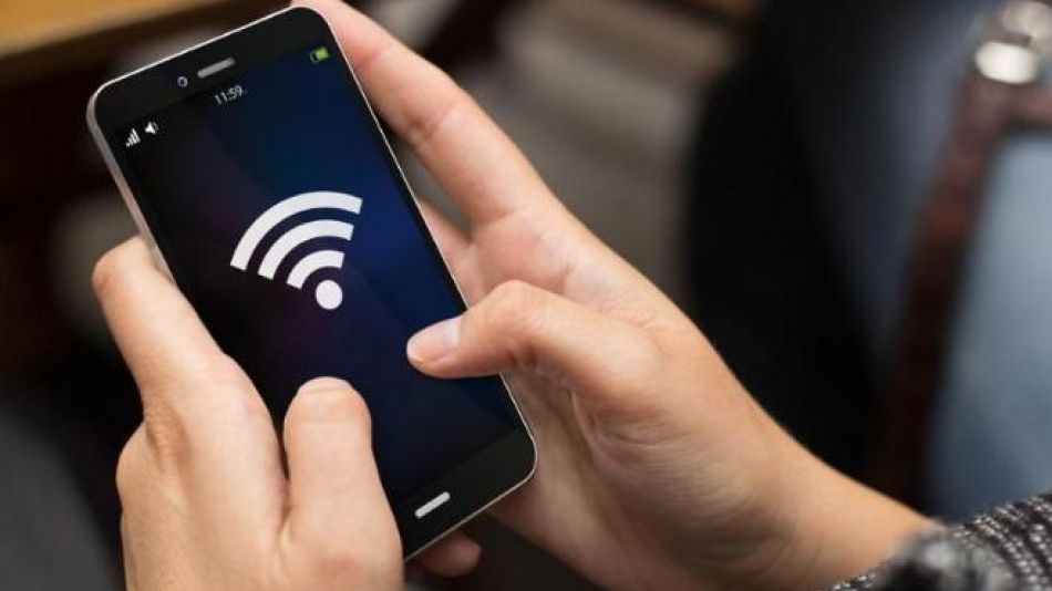 Tras el receso invernal, Salta y Neuquén prohíben el uso de celulares en las escuelas