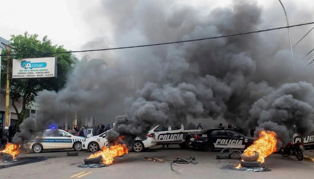 Policías de Misiones logran acuerdo salarial y levantan protesta tras 13 días de&nbsp;tensión