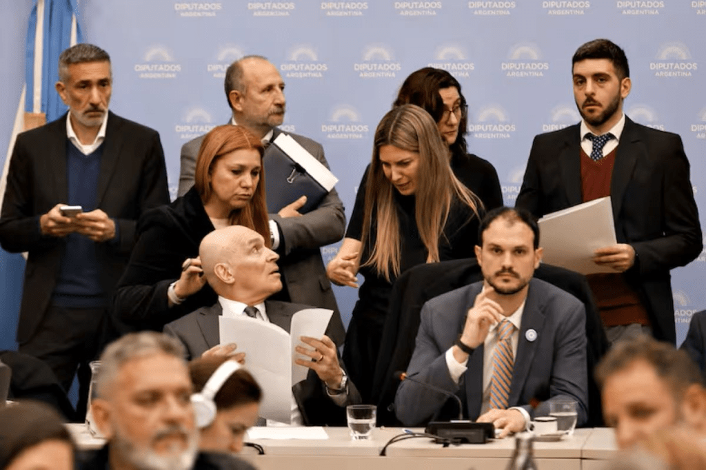 Acuerdo en Ley Bases: Excluyen Aerolíneas y Correo Argentino