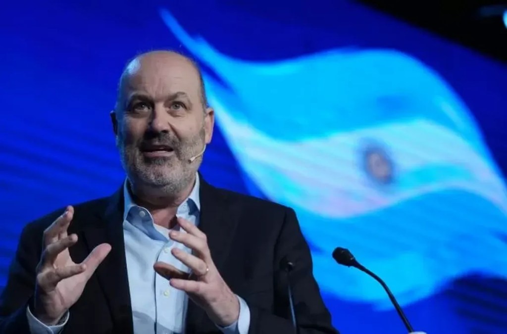 «No pidan bajar impuestos, pidan bajar el gasto», la advertencia de Sturzenegger en IDEA