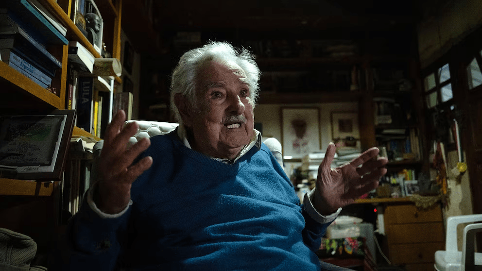 Pepe Mujica: “La vieja Kirchner está al frente del peronismo jodiendo. ¡Cómo le cuesta largar el&nbsp;pastel!”