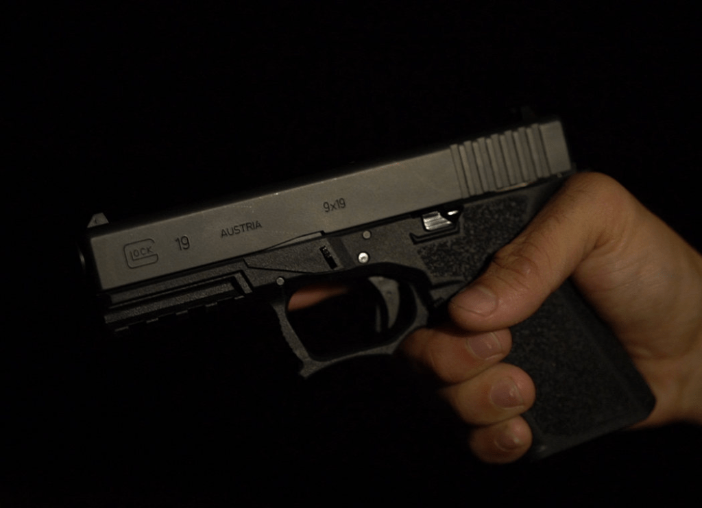 Gobierno argentino ajusta requisitos para poseer armas, baja edad mínima a los 18&nbsp;años