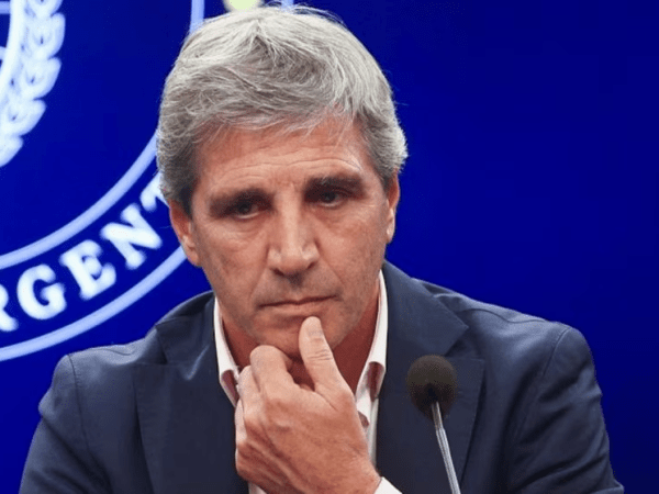 Caputo: “Bajamos 85% las cargas para nuevos empleos y nadie lo&nbsp;festeja”