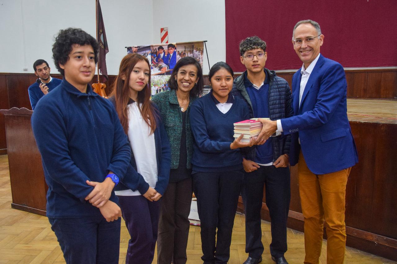 EDESA entregó 300 libros a escuelas de Salta