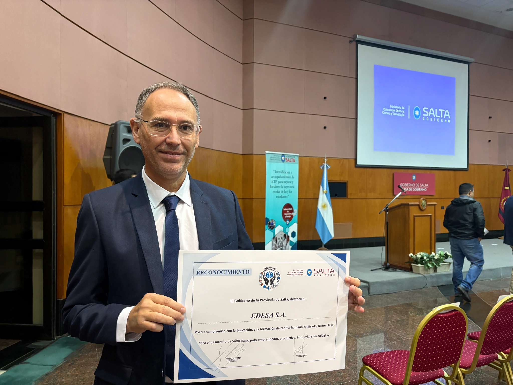 EDESA fue distinguida por su compromiso con la formación técnica de jóvenes salteños