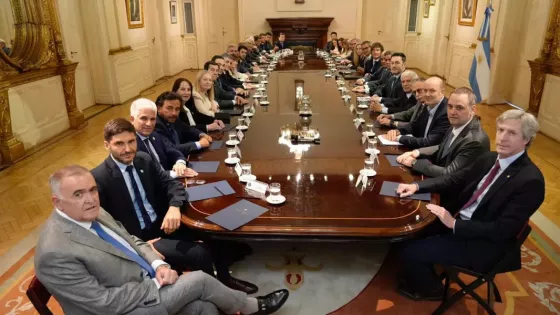 Sáenz participó del encuentro convocado por Milei y pidió “diálogo y consensos para construir una Argentina federal”