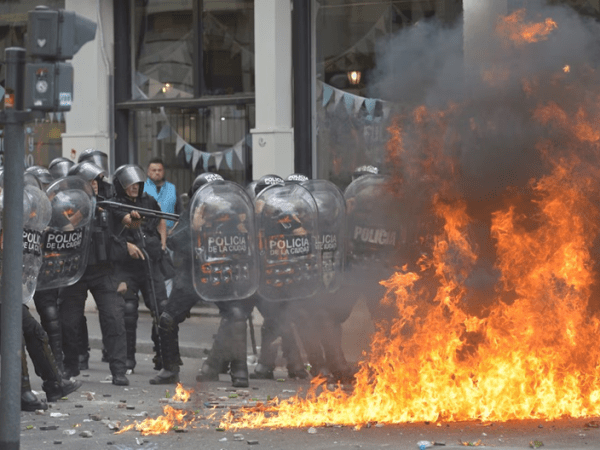 El Gobierno endurece su postura y acusa terrorismo en los incidentes del&nbsp;Congreso