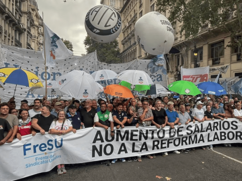 Sin la CGT, gremios combativos marchan al Congreso contra la reforma&nbsp;laboral