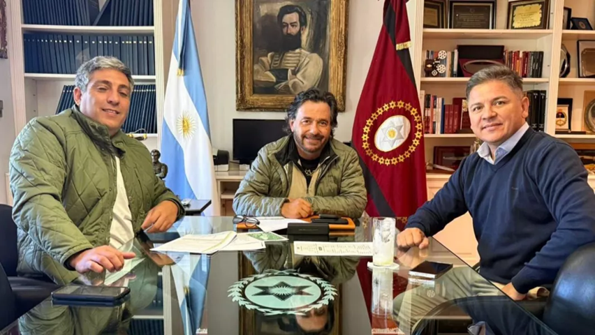Sáenz refuerza la asistencia en Rivadavia tras crecidas del Bermejo