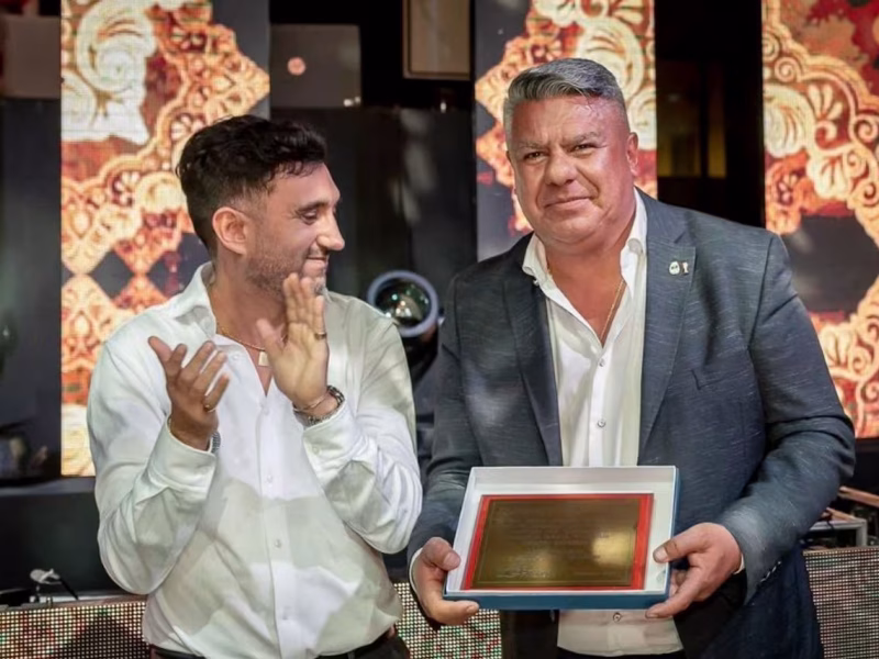 El BCRA aplica histórica multa de $18.000 millones y revoca la licencia a un financista ligado a “Chiqui” Tapia