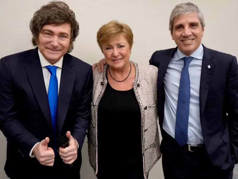 El FMI aprueba octava revisión de Argentina y desembolsa 800 millones de dólares