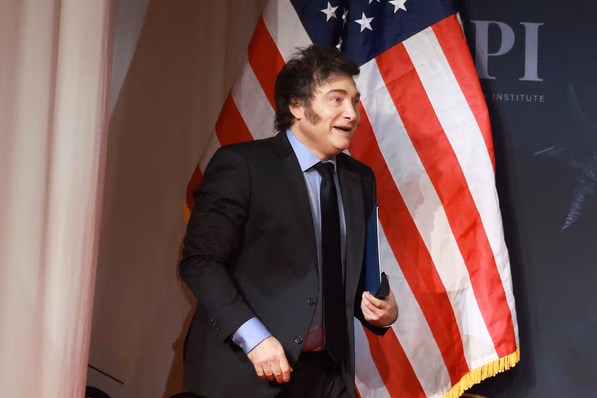 Milei viaja a EE.UU. para captar inversiones y exponer su plan en un foro económico clave