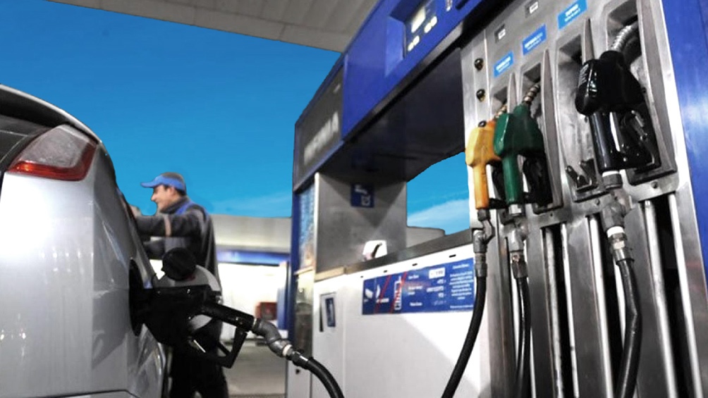 YPF aumenta nafta y gasoil y congela precios por 45 días tras acuerdo con el Gobierno