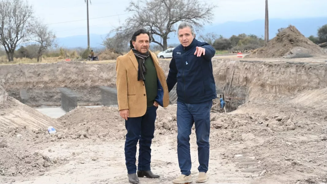 Sáenz supervisó el inicio de los desagües pluviales de la Autopista del Valle de Lerma, clave contra las inundaciones en la RN 68