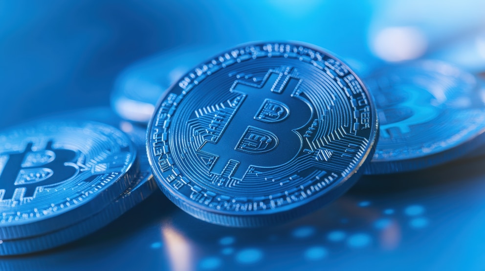 Bitcoin salta más de 20% en la semana y roza los USD 80.000, reavivando el optimismo del mercado