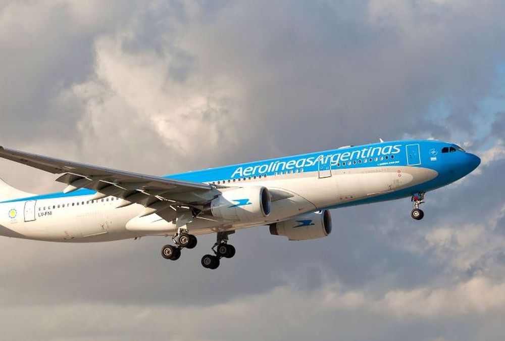 Aerolíneas Argentinas vuelve a sobrevolar Venezuela tras el fin de la prohibición y recorta tiempos y costos