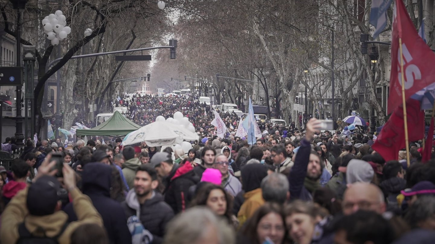 El Gobierno porteño fijó en $468 millones el costo de reparar los destrozos en los alrededores del Congreso y demandará a organizaciones
