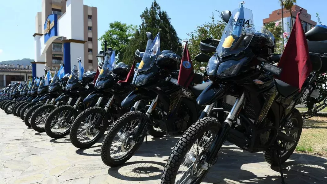 Salta refuerza su seguridad: Sáenz entrega más de 150 móviles y suma 300 agentes a la Policía